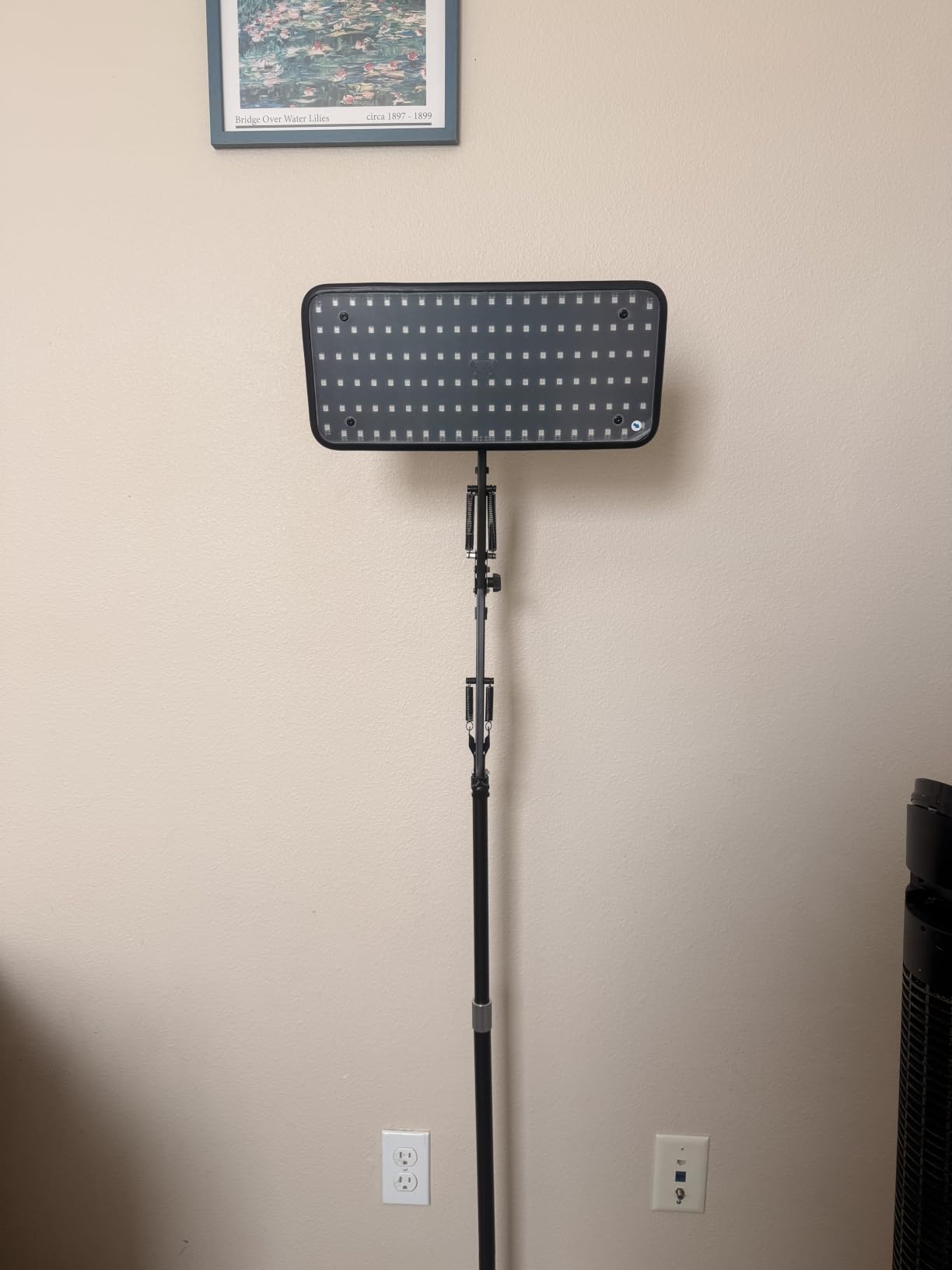 Red Light Therapy for Body Face Tri-Wavelength 660nm, 850nm, 940nm | LED Infrared Light Therapy Lamp Panel with Adjustable Stand customer photo 2