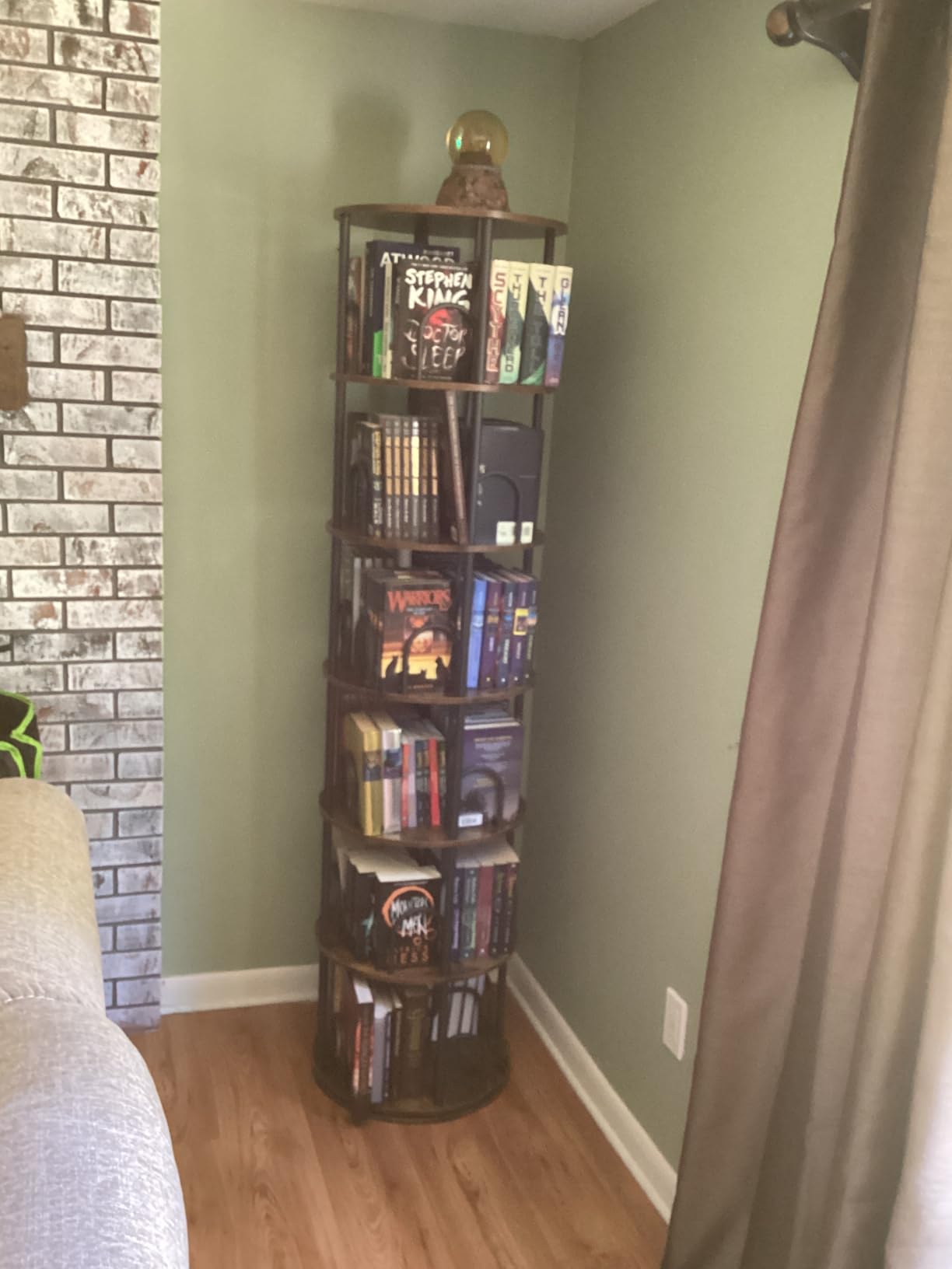 Aheaplus 6 Tier Rotating Bookshelf Tower, Revolving Bookcase, 360° Round Spinning Book Shelf, Narrow Swivel Bookshelves Vertical Turning Corner Bookshelf Organizer for Small Space, Rustic Brown customer photo 2