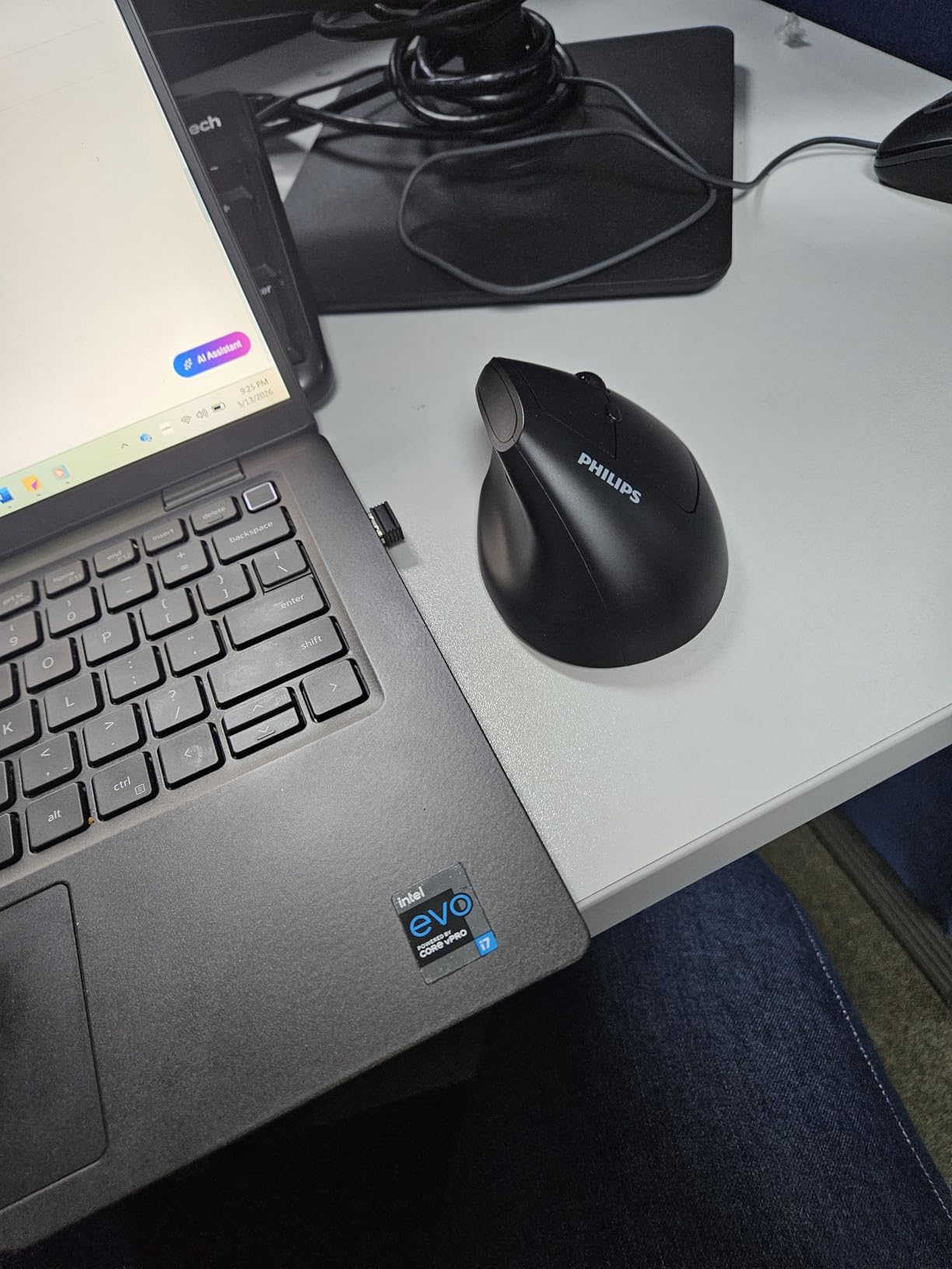 PHILIPS SPK7628 Ergonomic Mouse - Vertical Mouse with 800/1200/1600 Adjustable DPI, 6 Silent Buttons Design for S/M Hands, Auto Power Saving, Light Weight, 2.4GHz Wireless Mouse for Laptop, Desktop,PC customer photo 2