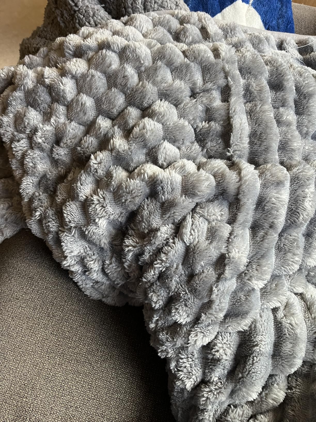Uttermara Weighted Blankets for Adults, King Size 15lbs 80x87 Inches | Soft Warm Sherpa Fleece; Machine Washable; Filled with Glass Beads; Fuzzy Heavy Plush Throw for Sleep and Calm; Cream White customer photo 2