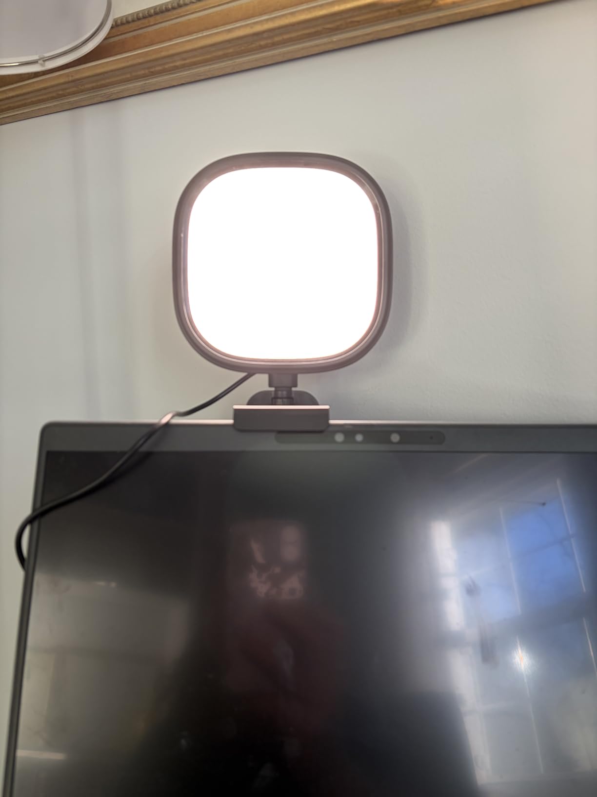 Ring Light for Laptop, Monitor, Desk, Eye-Caring Diffused LED Light | Soft Computer Light with Screen-Safe Clip, Adjustable Mount, CRI 97.8+, 50 Lighting Modes for Zoom, Video Calls & Streaming customer photo 2