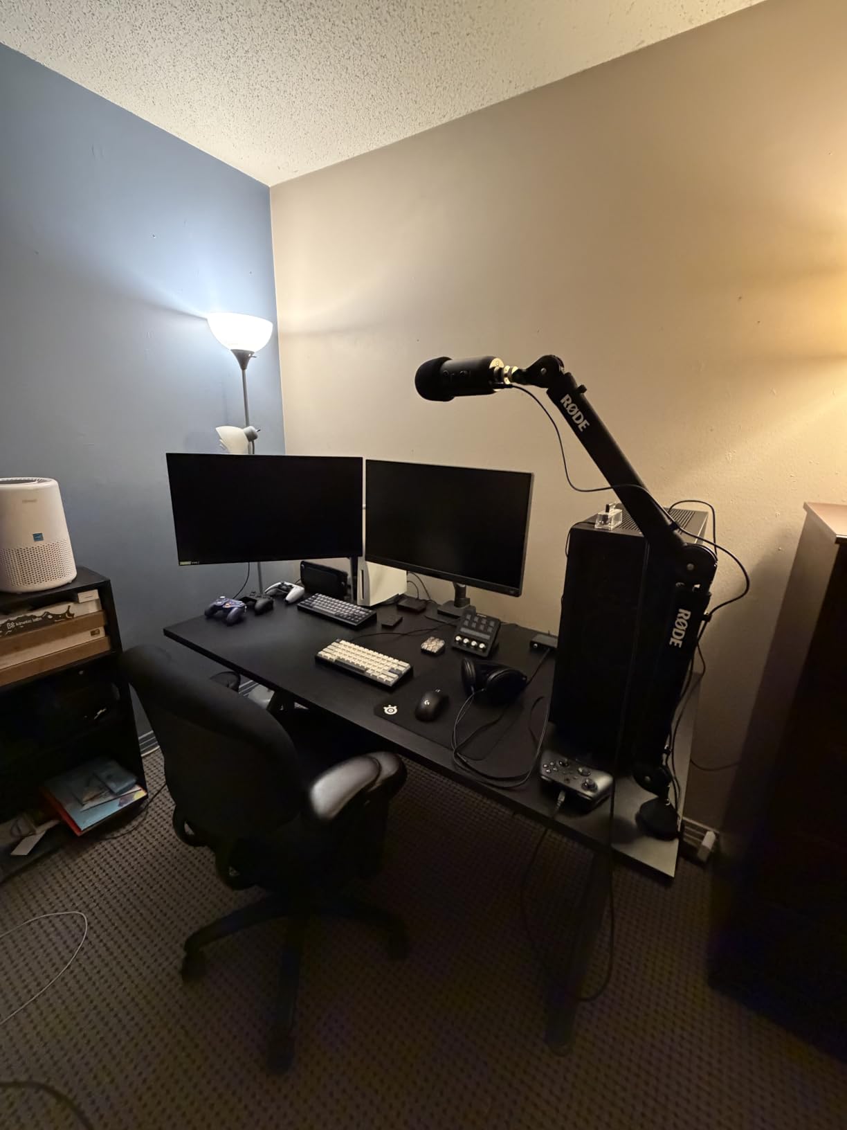 BenQ BDH01 Dual Monitor Arm -Gas Spring Monitor Stand for 2 Screens Up to 35'' & 44lbs customer photo 1