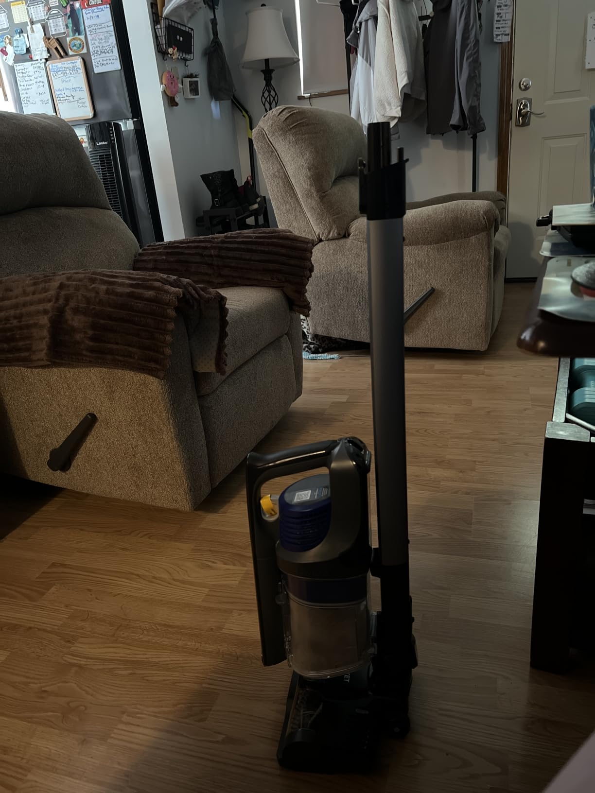 Shark Pet Cordless Stick Vacuum, Ice Blue, IX141AMZ customer photo 2