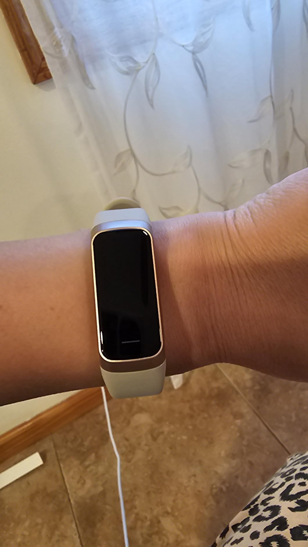 Fitness Tracker with 24/7 Heart Rate, Blood Pressure, Sleep Tracking, Calorie, Activity Tracker with 1.1