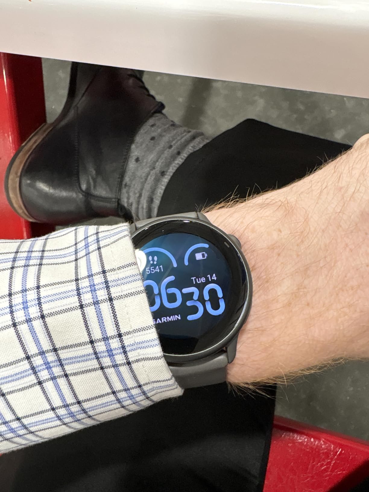 Garmin vívoactive® 6, Health and Fitness GPS Smartwatch, AMOLED Display, Up to 11 Days of Battery, Pebble Gray with Slate Band customer photo 1