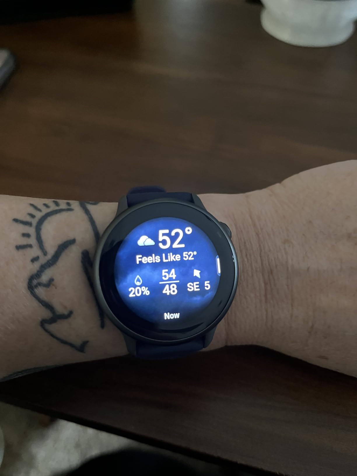Garmin vívoactive® 6, Health and Fitness GPS Smartwatch, AMOLED Display, Up to 11 Days of Battery, Pebble Gray with Slate Band customer photo 2
