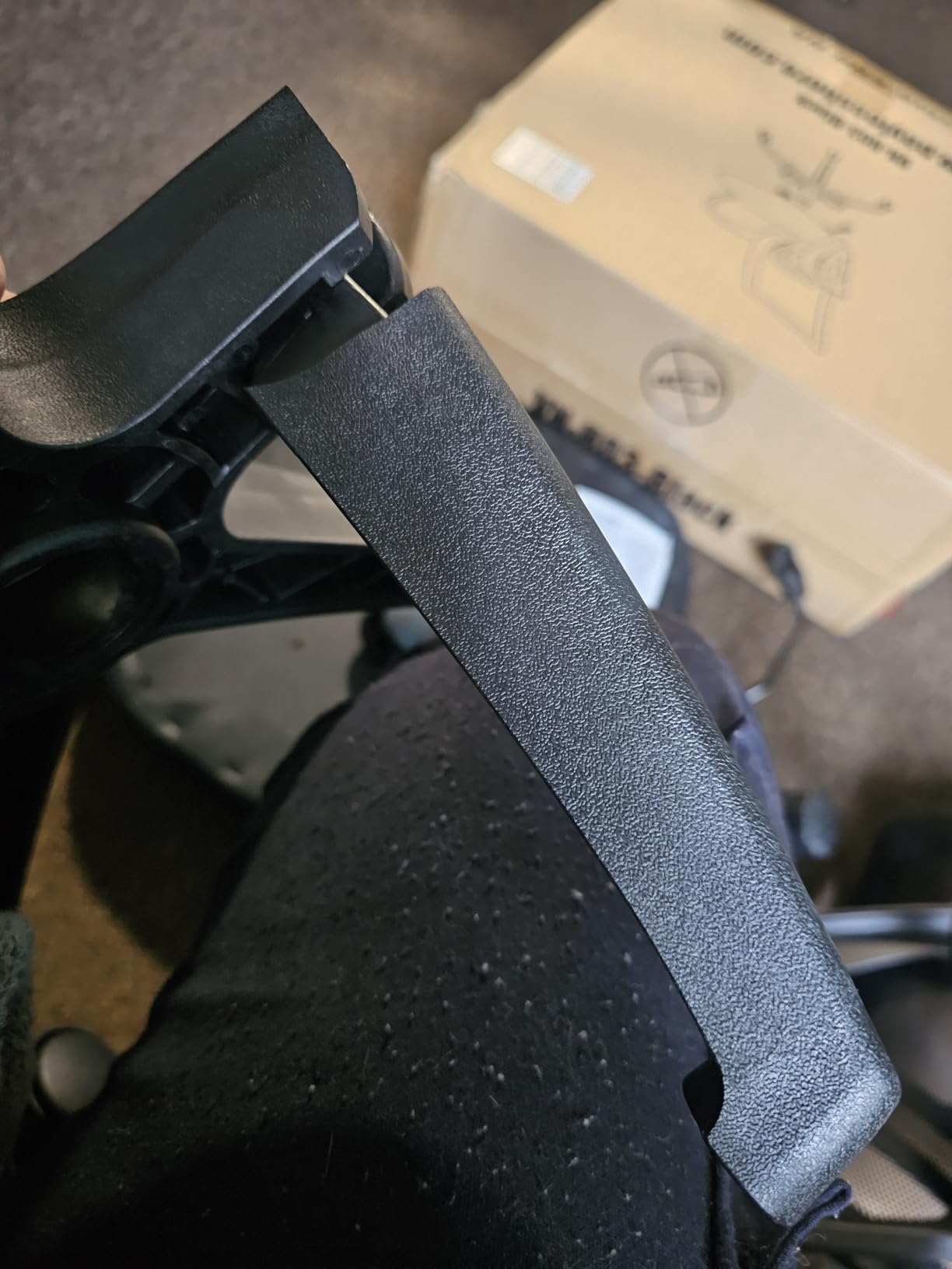 BestOffice Ergonomic Office Chair | Mid-Back Swivel Desk Chair | Breathable Backrest & Lumbar Support | Adjustable Height & Sponge Seat | Rolling Wheels | Dark Black | for Adults & Women customer photo 1