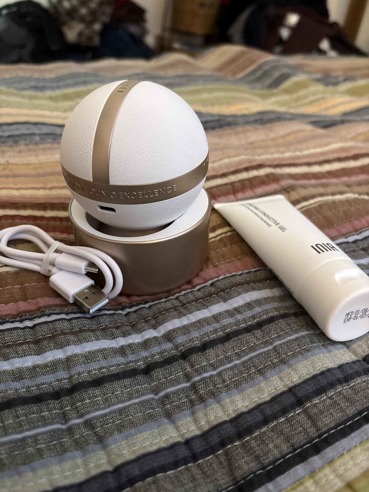 INIA SPHERA Upgraded 8-in-1 Microcurrent Facial Device for Face & Neck | Red Light, Thermal & Cooling Beauty Tool, 5 Custom Modes, At-Home Skin Stimulation & Glow Care Skincare Tool customer photo 2