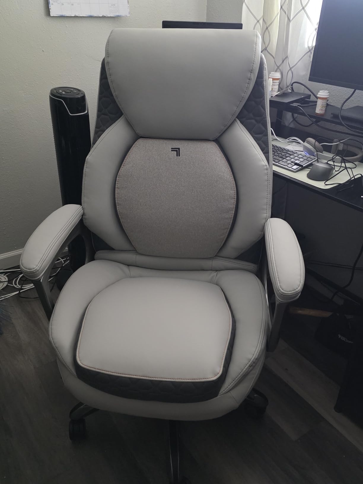 Sharper Image S600 Active Lumbar Ergonomic Bonded Leather Swivel Executive Massage Chair, White/Gray customer photo 2