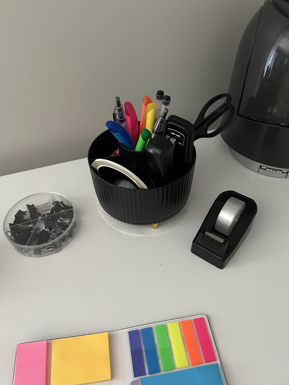 SKYDUE Gold Office Supplies Set, Pencil Holder for Desk, Gel Pen, Stapler, Tape Dispenser, Scissors, Clips and 1000pcs Staples, Office Decor for Women, Gold Desk Accessories customer photo 1
