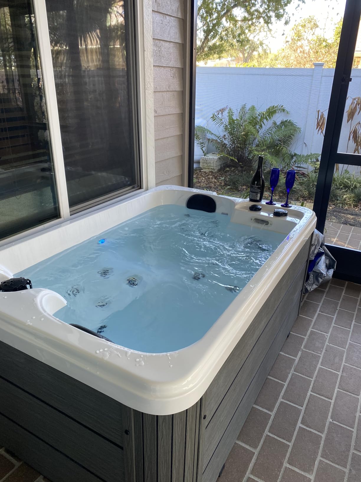 Jocisland 2 Person Outdoor Hot Tub with 15 Stainless Steel Jets, Acrylic | 110V Plug & Play Hot Tub with LED Lights & Waterfall, Double Lounger Seat Spa with Cover, 2 Filters & 2HP Pump customer photo 2