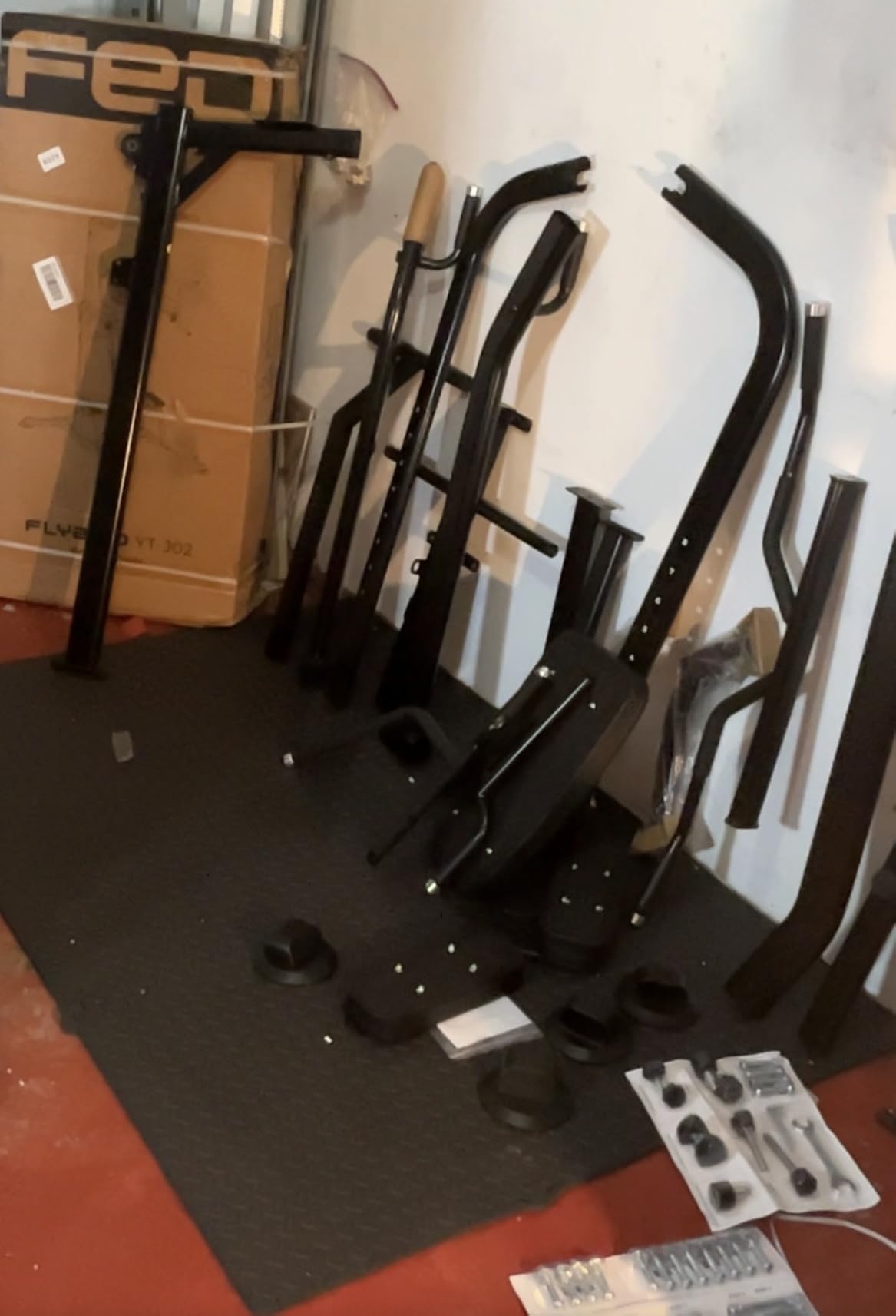 FLYBIRD 800LBS Heavy Duty Power Tower Dip Station, Adjustable Height Pull Up Stand with Crunch Leg Raise, Multifunction Strength Training Equipment for Home Gym Back Workout customer photo 2