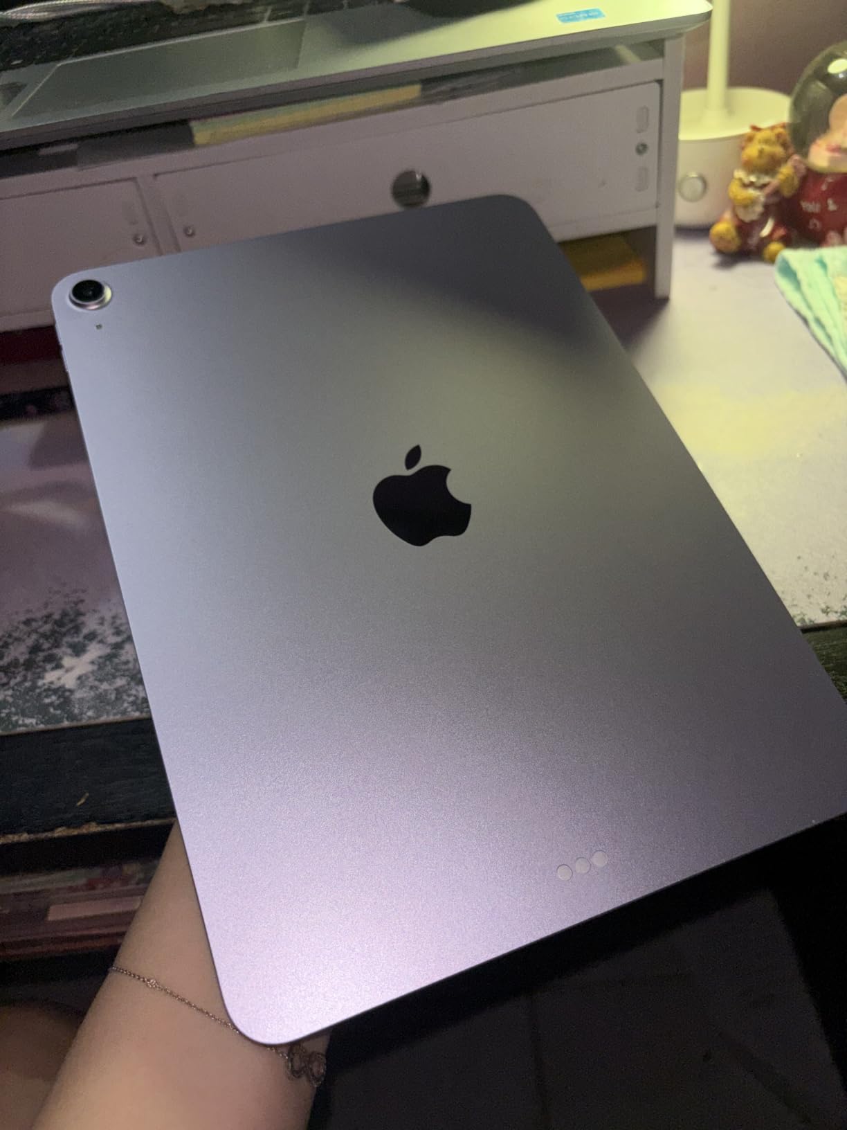 iPad Air 11-inch (M4): Liquid Retina Display, 128GB, 12MP Front/Back Camera, Wi-Fi 7 with Apple N1, Touch ID, All-Day Battery Life - Starlight customer photo 1