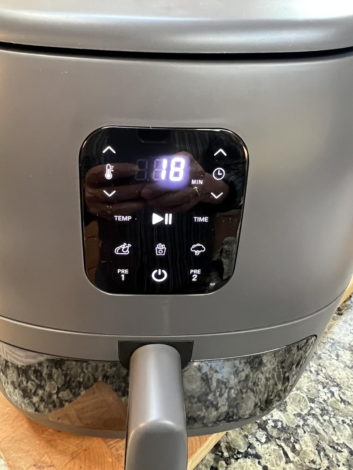 Dash 6QT Infrared Digital Air Fryer - Safe Ceramic Nonstick, Basket Style, Viewing Window, Custom Presets & Auto Shake Reminder - Dishwasher Safe Parts, 6 Quart Family-Size Air Fryer customer photo 1