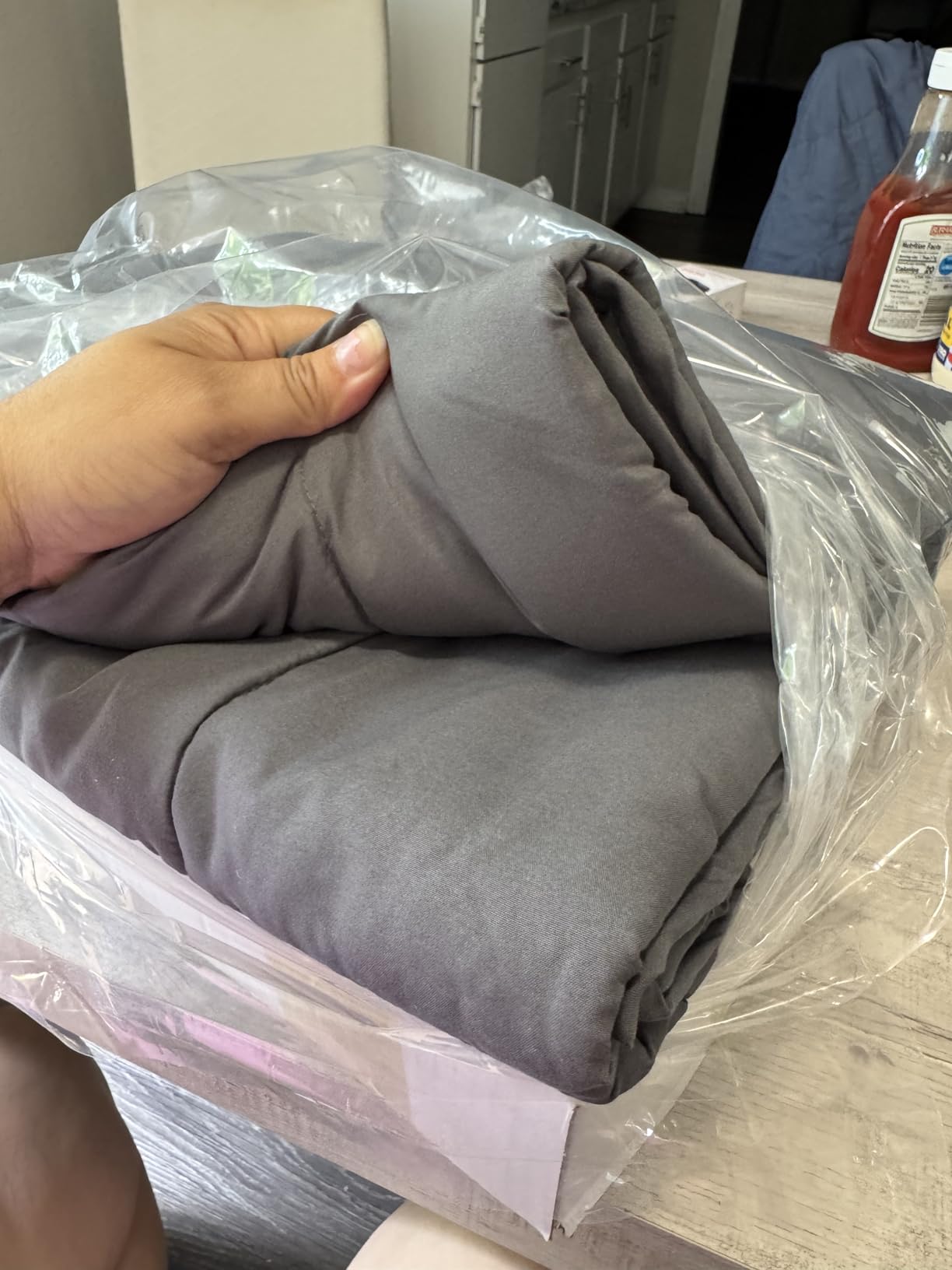 Smart Queen Weighted Blanket 15lbs (48x72, Grey) Twin Size Soft Cooling Heavy Blanket for Sleeping, Breathable All Season Comfort with Premium Glass Beads, Machine Washable customer photo 1