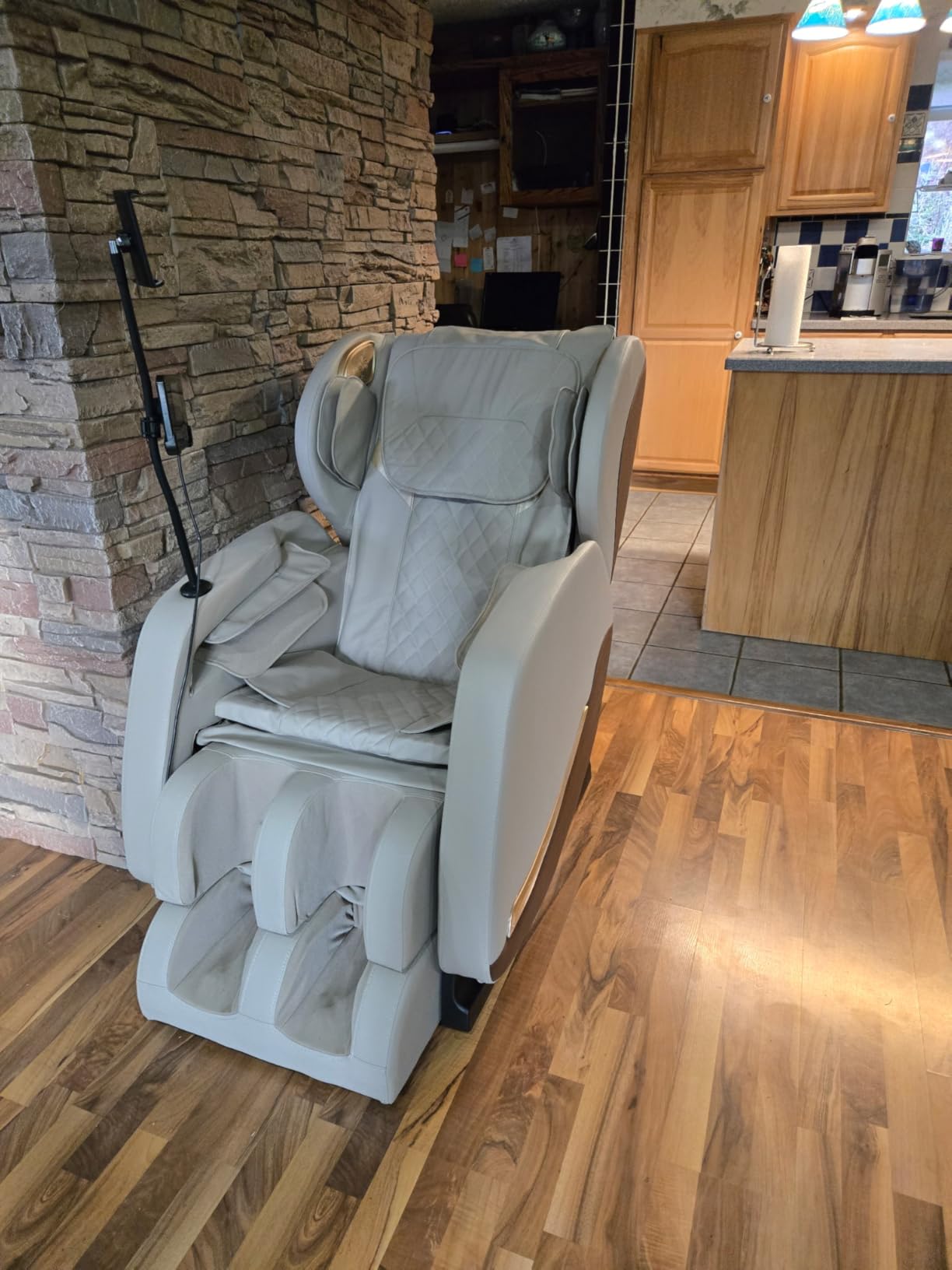 2026 Massage Chair, Massage Chairs Full Body and Recliner with 14 Fixed Points, Zero Gravity, Wood Grain Leather, Foot Massage, Airbags, Lumbar Heating, Bluetooth and Control Screen customer photo 1