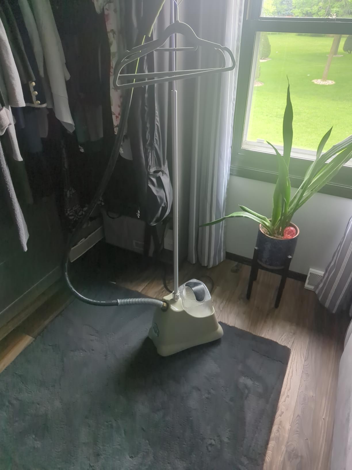 Jiffy Steamer J-2000 Jiffy Garment Steamer with Plastic Steam Head, 120 Volt, Beige customer photo 1