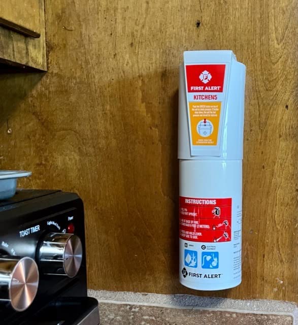 First Alert Fire Extinguisher, Standard Kitchen Use customer photo 1