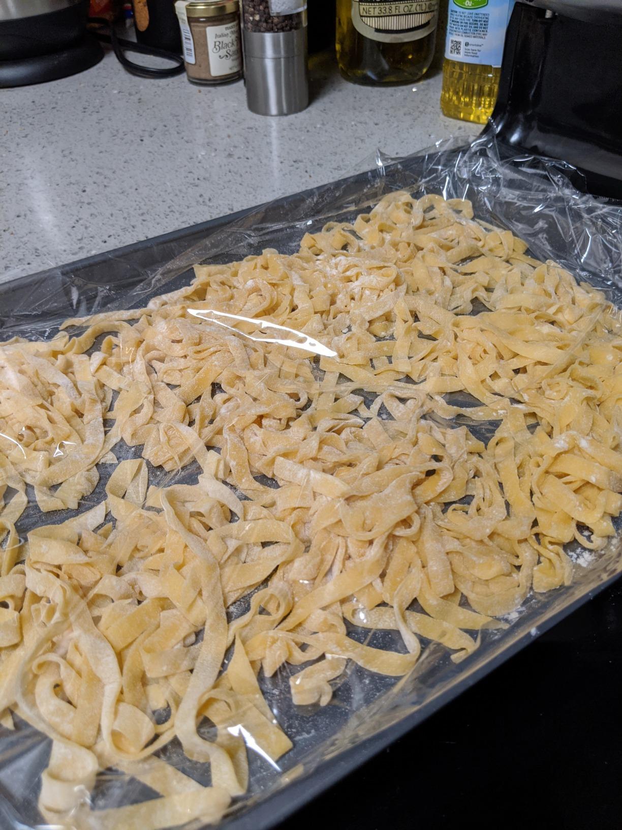 Imperia IPasta Classic Line. Pasta Machine 100% Made in Italy. Fresh pasta machine in steel. Manual roller with crank. Creates dough sheets for Lasagne, Tagliolini, Fettuccine. (End of line) customer photo 2