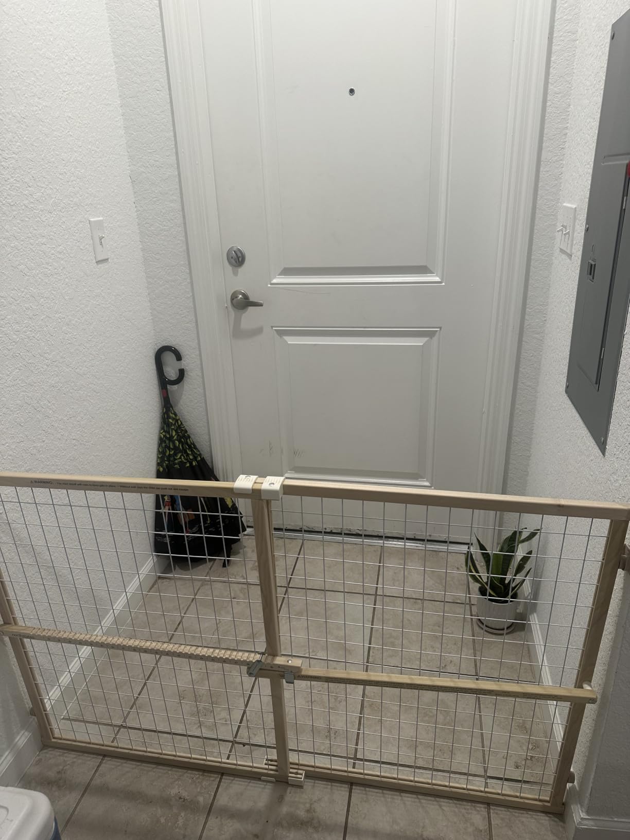Toddleroo by North States - Extra-Wide Wire Mesh Wooden Baby Gate: Pressure Mounted Baby Gate for Doorways - Adjustable 29.5 to 50 Inches Wide - 31 Inches Tall customer photo 1
