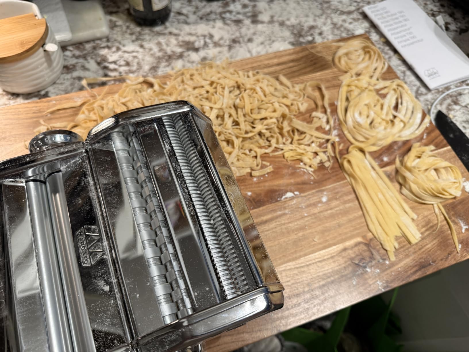 MARCATO Atlas 150 Classic Manual Pasta Maker Machine, Made in Italy, Chrome Steel with Black Hand Crank. Makes Lasagna, Fettuccine & Tagliolini. Made in Italy customer photo 1