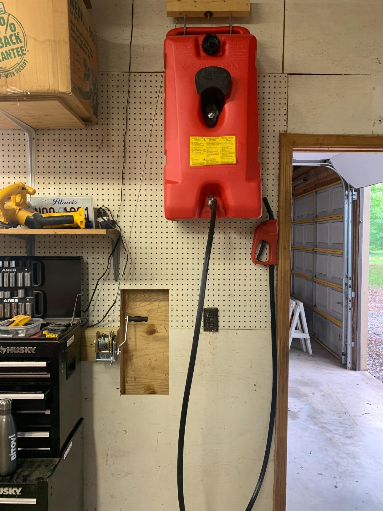 Scepter Duramax Flo ’N Go 14 Gallon Gas Caddy, 53 Liter Fuel Tank, Red customer photo 1