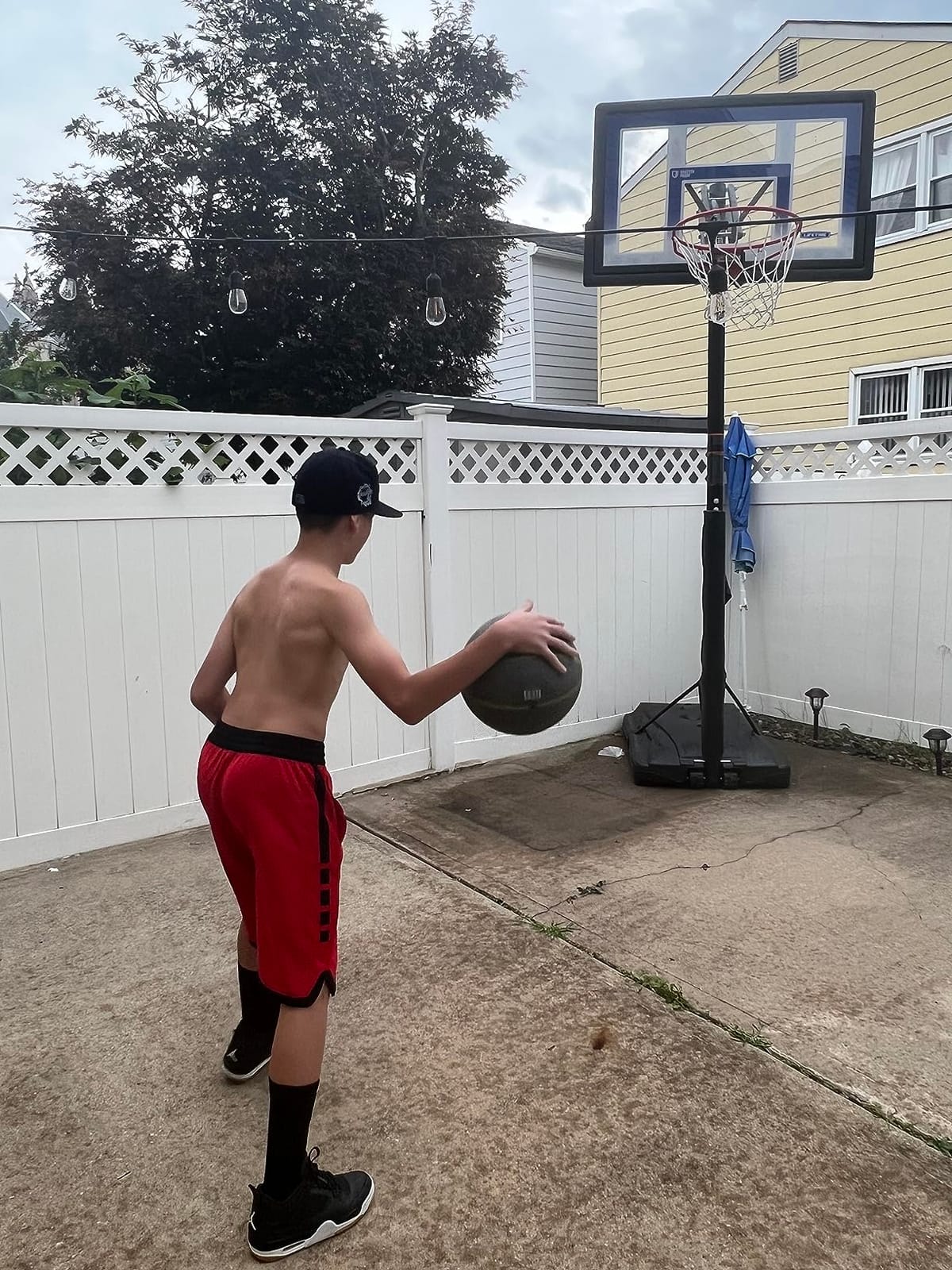 Lifetime Outdoor Portable Basketball Hoop, 48 Inch Backboard, 8-10 Ft Speed Shift Adjustable Height customer photo 2