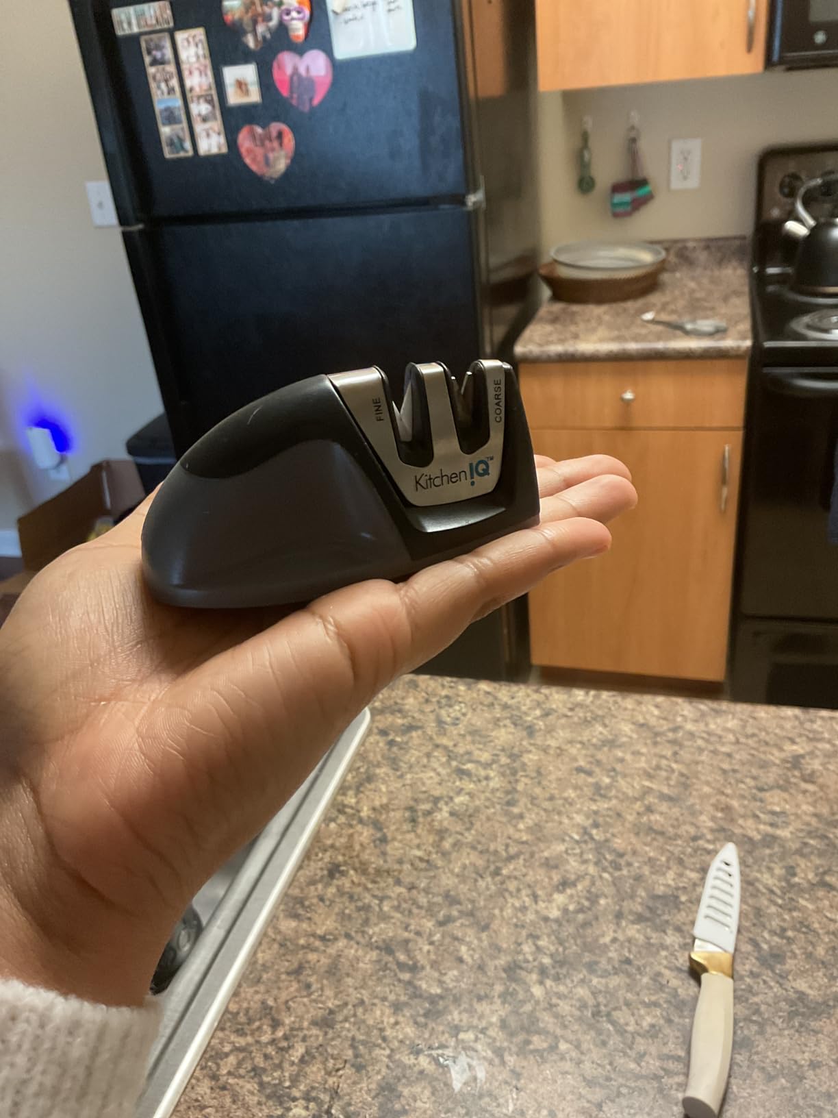 KitchenIQ 50009 Edge Grip 2-Stage Knife Sharpener, Black, Coarse & Fine Sharpeners, Compact for Easy Storage, Stable Non-Slip Base, Soft Grip Rubber Handle, Straight & Serrated Knives customer photo 2