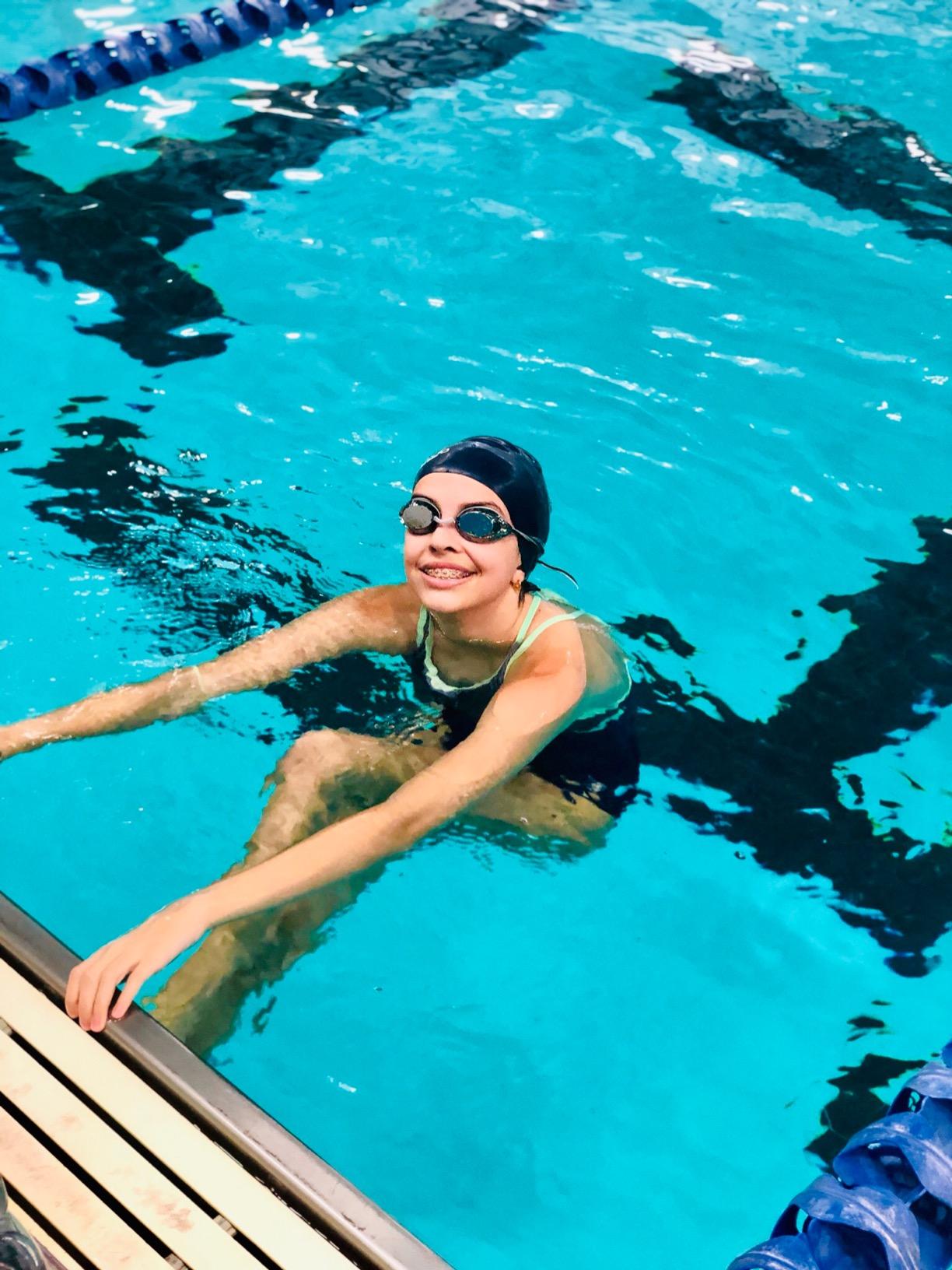 Speedo unisex-adult Swim Goggles Mirrored Vanquisher customer photo 1