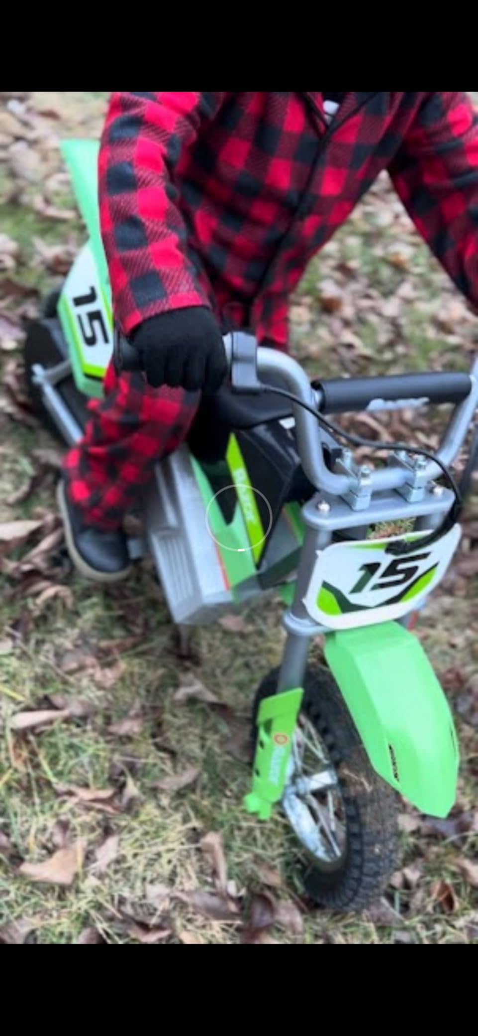 Razor MX400 Dirt Rocket Electric Bike for Kids Ages 8+, 140 Pounds Max Weight, Green – 24-Volt Battery, up to 14 Mph, 30-Minute High Speed Ride Time, Twist-Grip Throttle, 12-Inch Pneumatic Tires customer photo 1