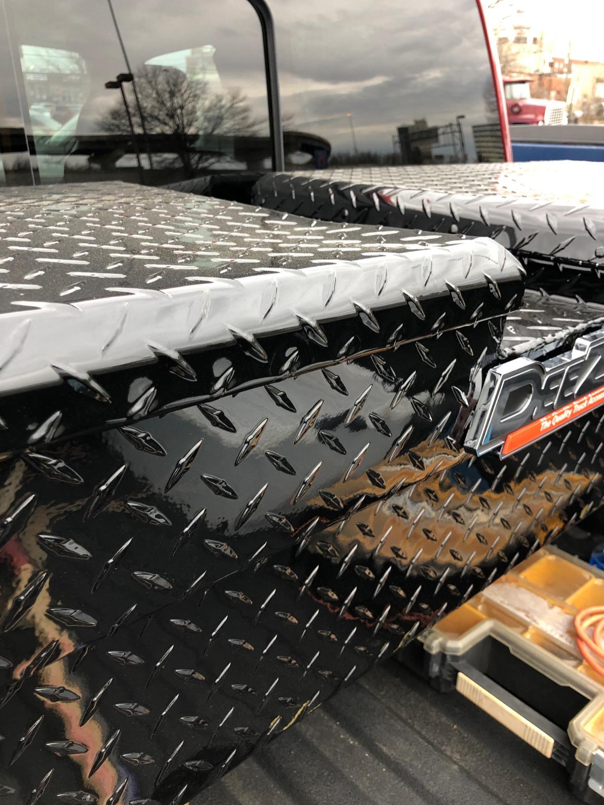 Dee Zee DZ8370B Red Label Gull Wing Tool Box customer photo 2