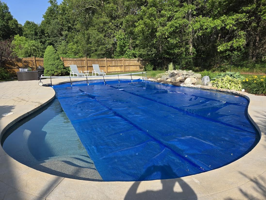 Blue Wave 16x32-ft Rectangle Solar Pool Cover 12-Mil Blue – Solar Cover for Above Ground Pool & Inground Pool, Thermal Bubble Blanket for Heat Retention & Reduced Evaporation customer photo 2