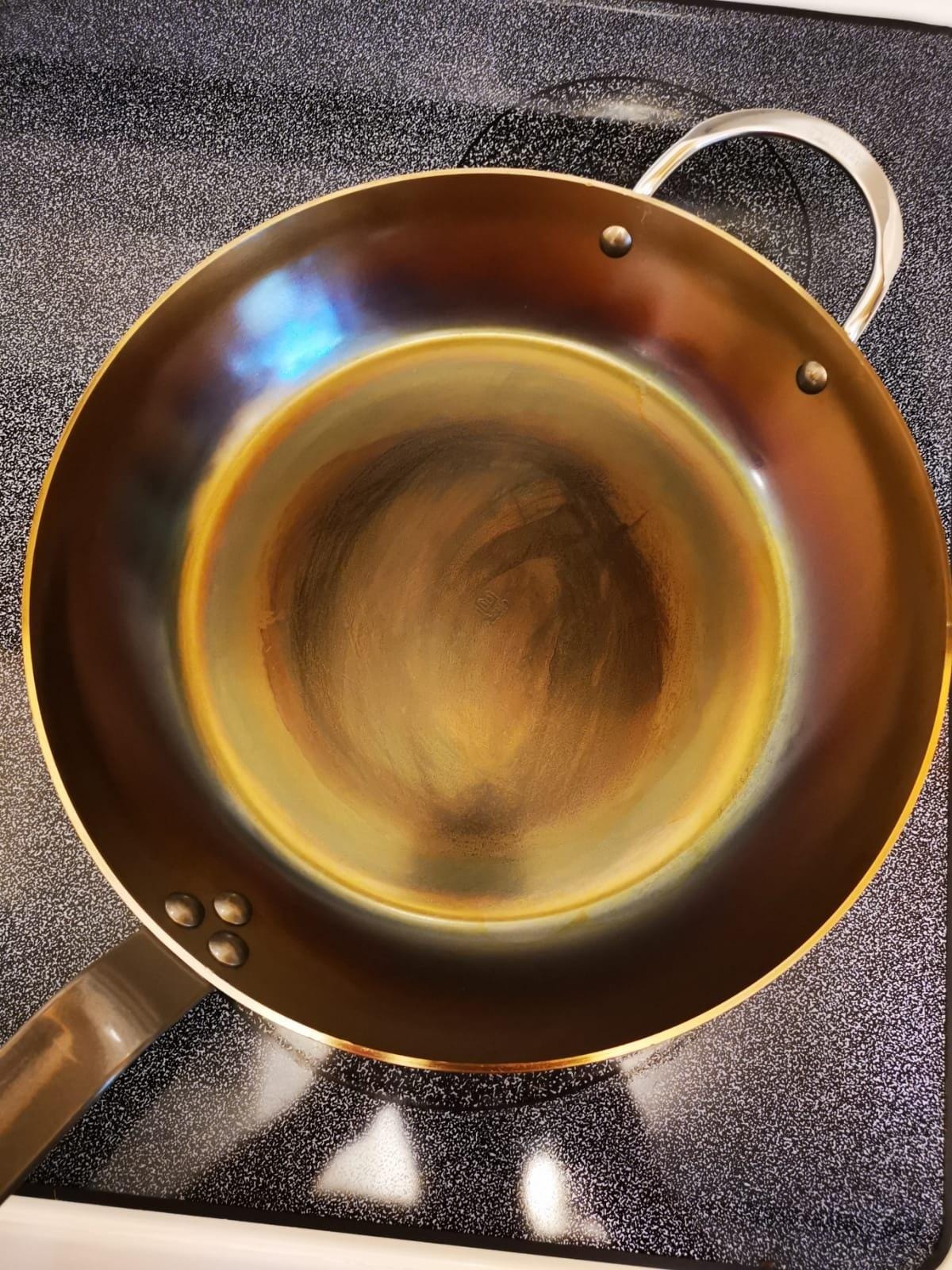 de Buyer MINERAL B Carbon Steel Fry Pan - 14” Diameter, 10.25” Cooking Surface - Ideal for Searing, Sauteing & Reheating - Naturally Non-Stick Finish - Made in France customer photo 1