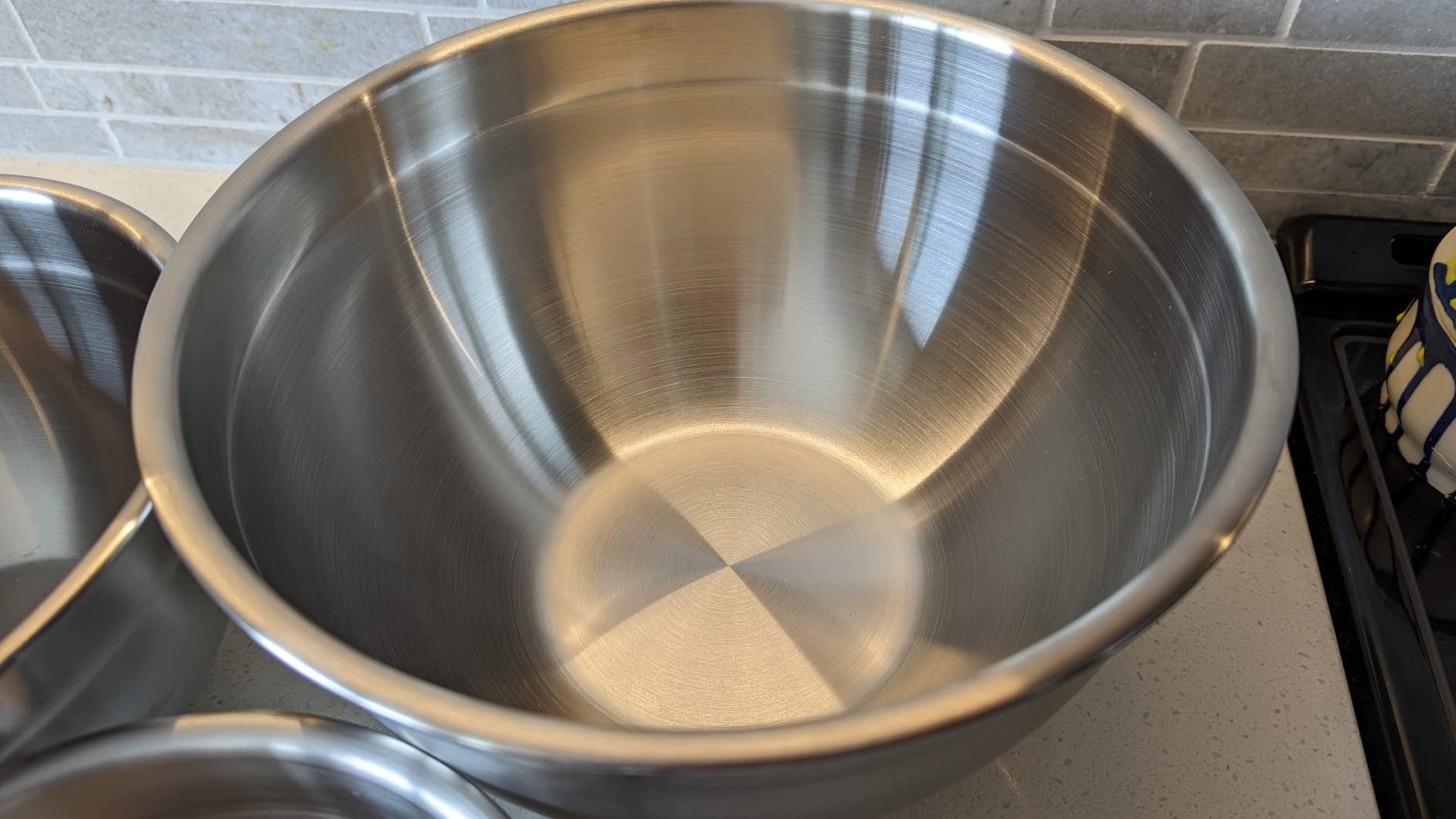 Cuisinart Mixing Bowl Set, Nesting Bowls, Stainless Steel, 3-Piece customer photo 2