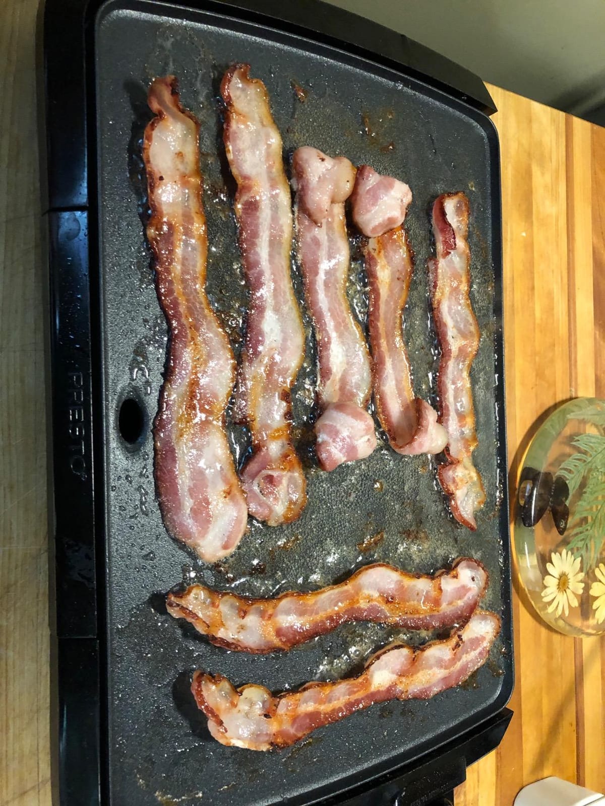 Presto 07047 16-Inch Cool Touch Electric Griddle customer photo 1