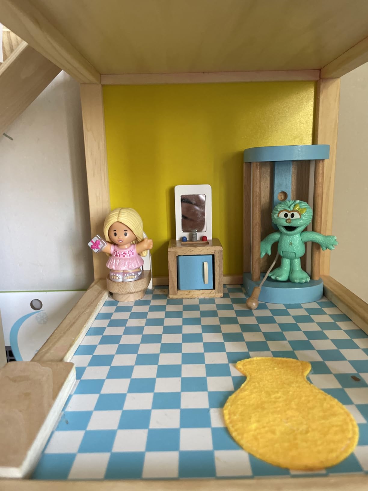All Seasons Kids Wooden Dollhouse by Hape | Award Winning 3 Story Dolls House Toy with Furniture, Accessories, Movable Stairs and Reversible Season Theme L: 23.6, W: 11.8, H: 28.9 inch customer photo 1