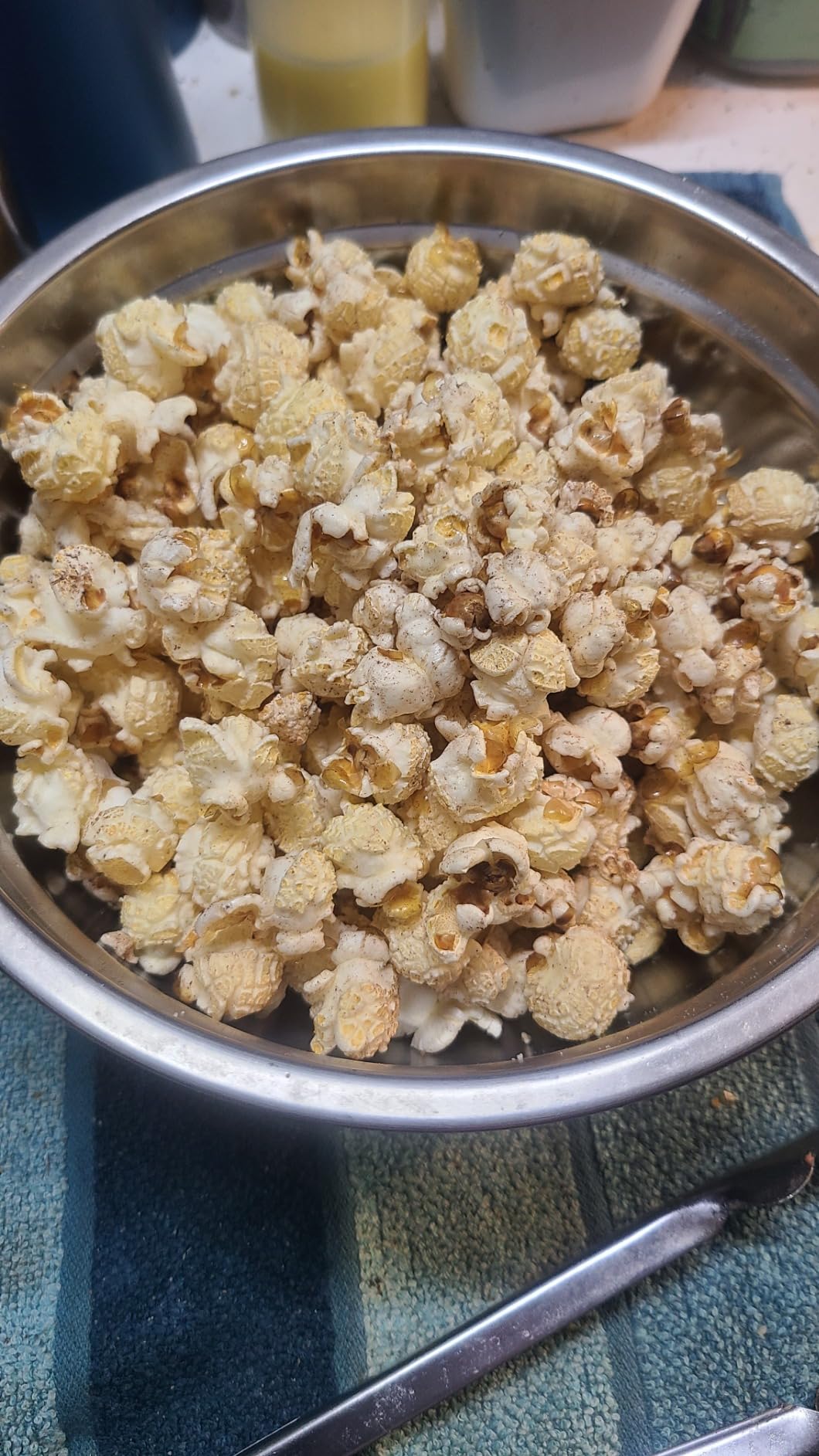 Great Northern Popcorn Stovetop Popcorn Maker, Silver, 6.5 Quart customer photo 1