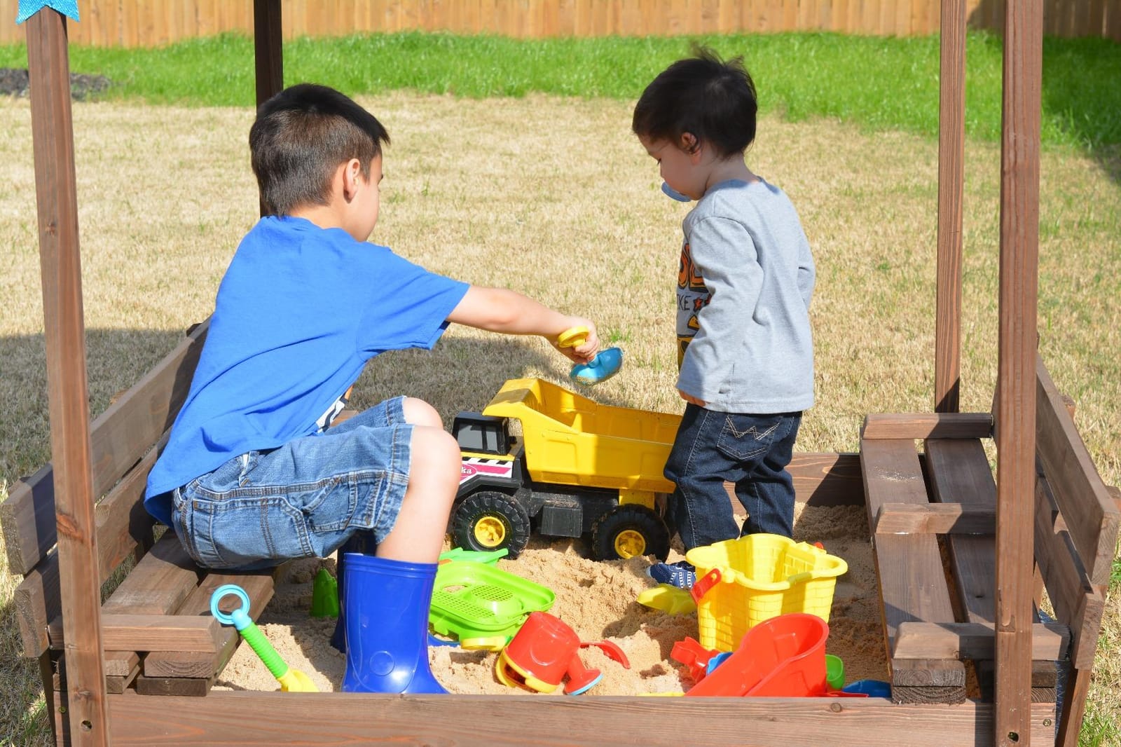 Badger Basket Sandbox for Kids with Canopy & Benches - Outdoor Convertible Wooden Sandbox with Lid, UV Shade & Built-In Seating - Backyard Playset (46.5 x 46.5 x 57) customer photo 1