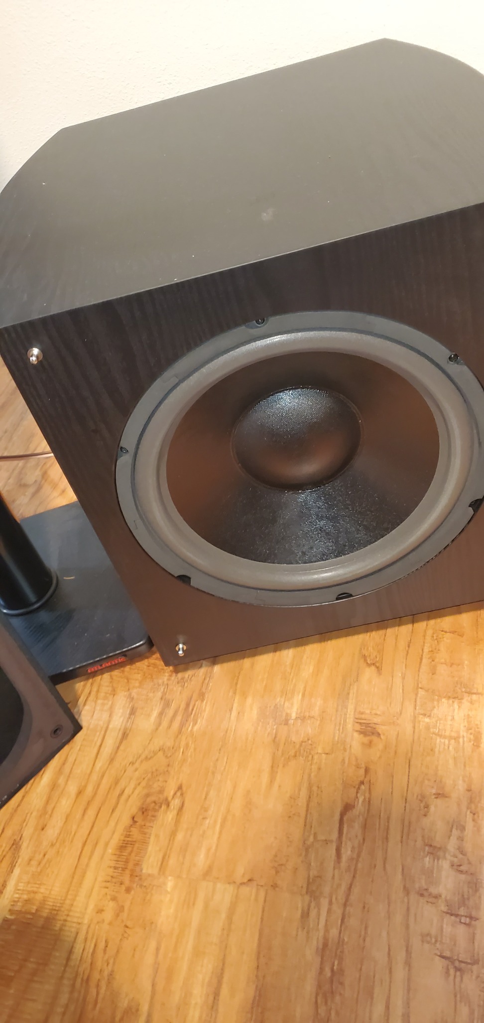 Monoprice 12 Inch 150 Watt Powered Subwoofer, Black (109723) customer photo 2