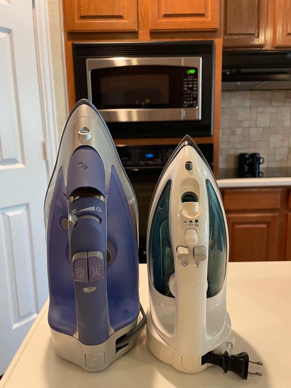 Hamilton Beach Steam Iron For Clothes With Adjustable Steam Settings customer photo 1