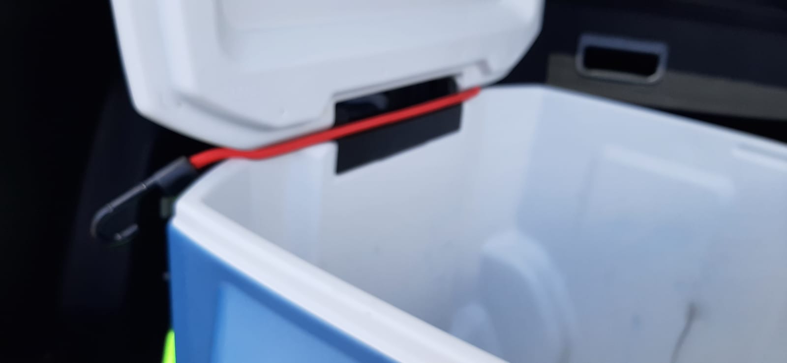 Coleman Xtreme Rolling Cooler with Wheels, Extra-Walled Insulation Keeps Ice up to 5 Days, Portable Wheeled Hard Chiller customer photo 2