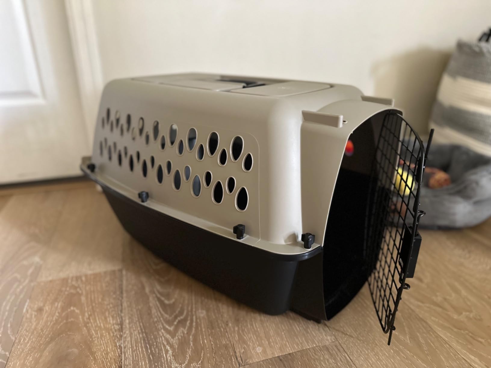 Petmate Vari Dog Kennel, Carrier for Large Dogs, 40in, Taupe and Black customer photo 1