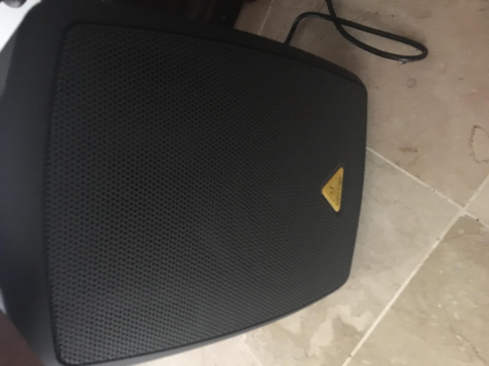 Behringer EUROPORT MPA40BT-PRO All-in-One Portable 40 Watt PA System with Bluetooth Connectivity, Battery Operation and Transport Handle customer photo 2