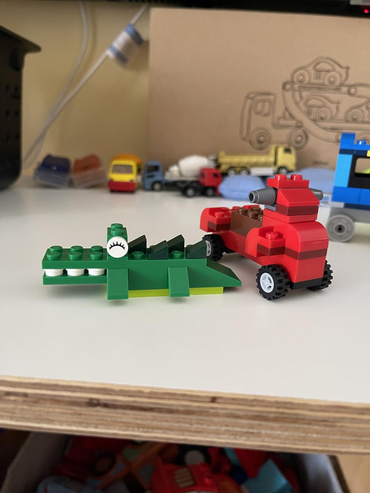 LEGO Classic Medium Creative Brick Box 10696 customer photo 1