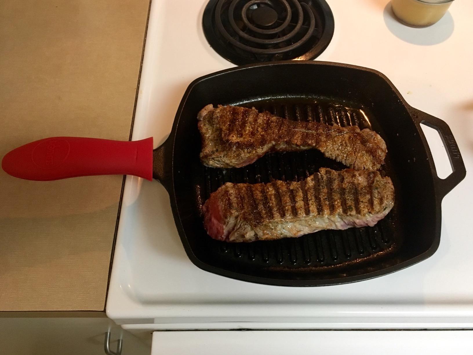 Lodge Pre-Seasoned Cast Iron Square Grill Pan, 10.5 Inches customer photo 2