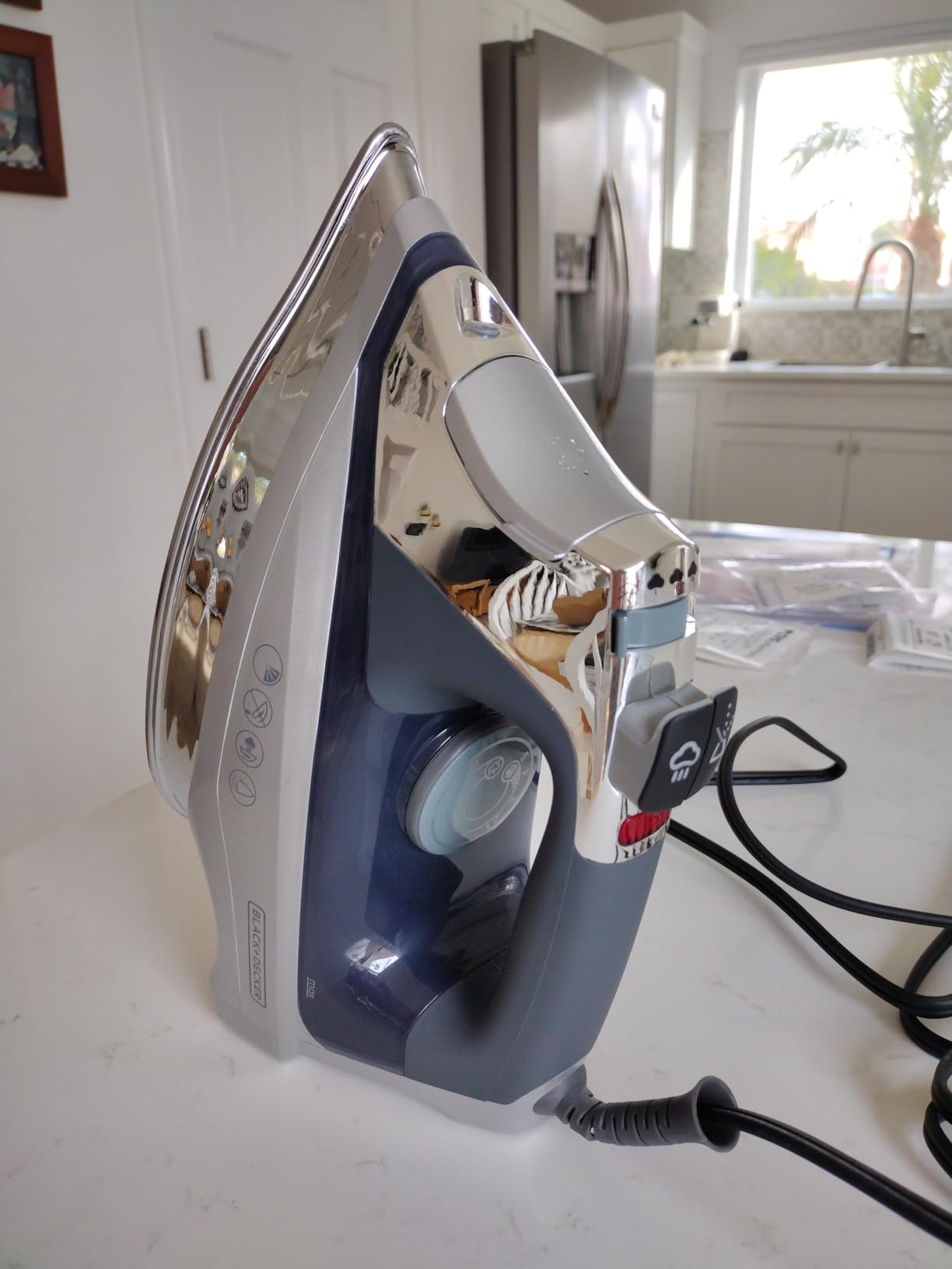 BLACK+DECKER Allure Professional Steam Iron for Clothes customer photo 2