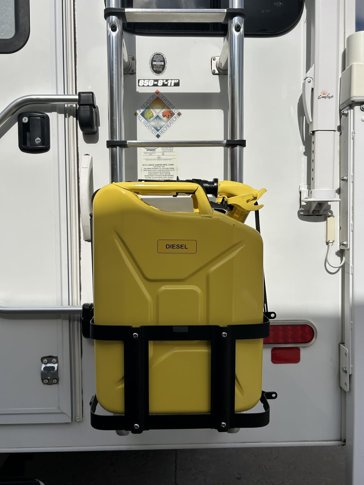 Wavian USA Authentic NATO Jerry Can and Spout System - Rust-Proof, EPA & CARB Compliant, Red, 20 Litre, Metal Gas Can 5 Gallon customer photo 1