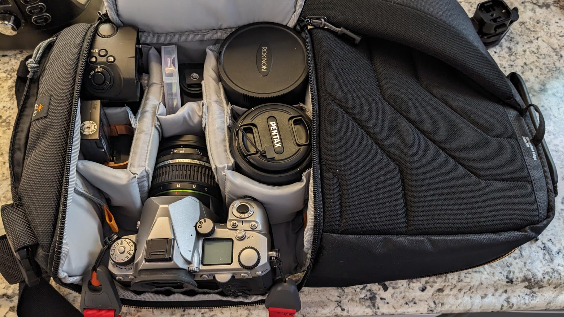 Lowepro LP36899PWW Slingshot Edge 250 AW - A Secure, Slim, Smart and Protective Sling for a Compact DSLR or DJI Mavic Pro/Mavic Pro Platinum,Black,9.06 x 4.72 x 8.27 in customer photo 2