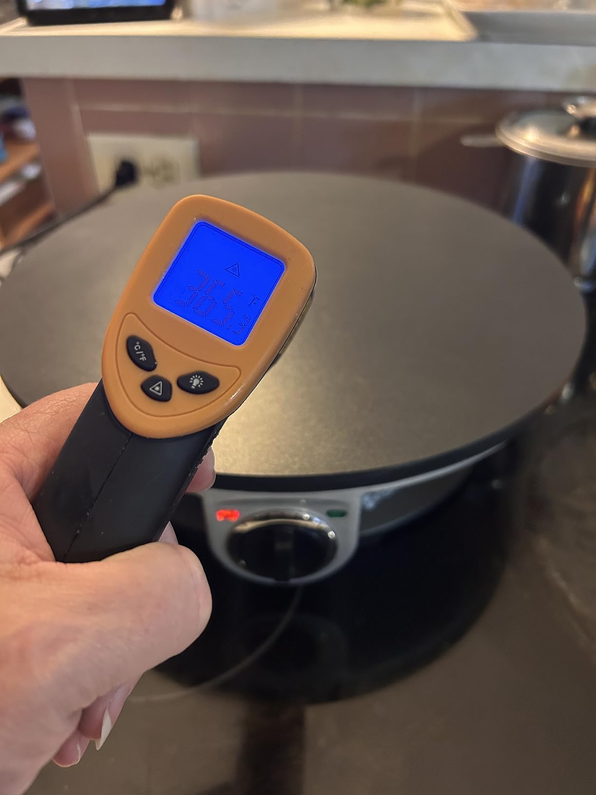 Health and Home No Edge Crepe Maker - 13 Inch Crepe Maker & Electric Griddle - Non-stick Pancake Maker- Crepe Pan customer photo 1