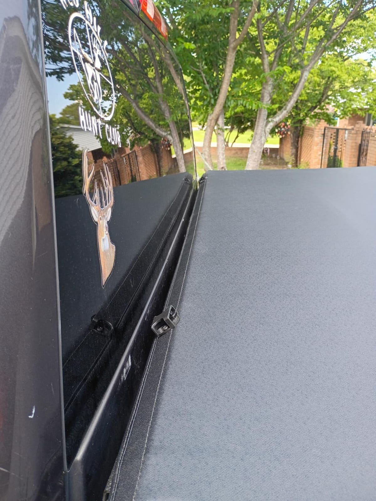 Tyger Auto T3 Soft Tri-Fold Truck Bed Tonneau Cover Compatible with 2014-2018 Chevy Silverado / GMC Sierra 1500; 2015-2019 2500 HD 3500 HD; 2019 LD/Limited Only | Fleetside 8' Bed (97